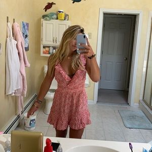 Romper from shein. (Never worn)